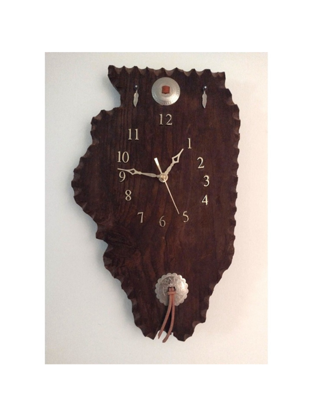 Barn Wood Western Style State of Illinois Shape Battery Operated Clock NOS